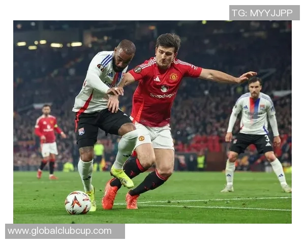 曼联对阵狼队的精彩比分结果分析与比赛亮点回顾